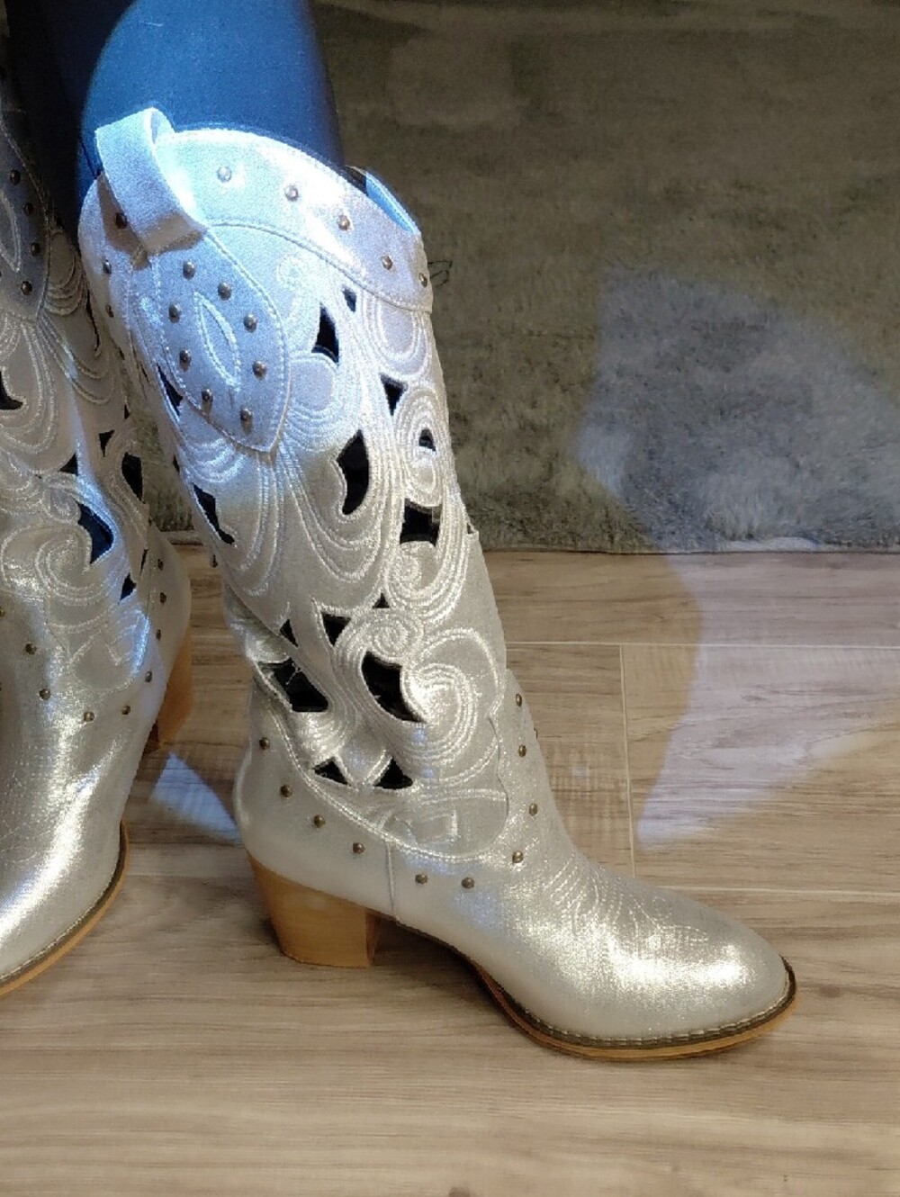Metallic Silver Cutout Western Boots - Women's Stylish Cowboy Boots - Picture 3 of 7